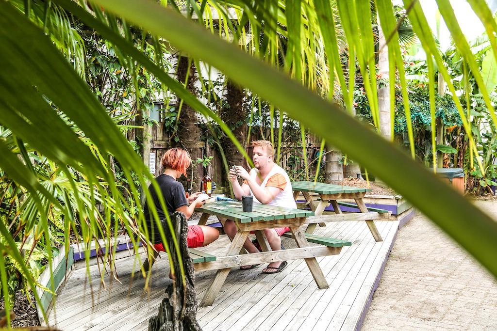 Centabay Lodge And Backpackers Paihia Buitenkant foto